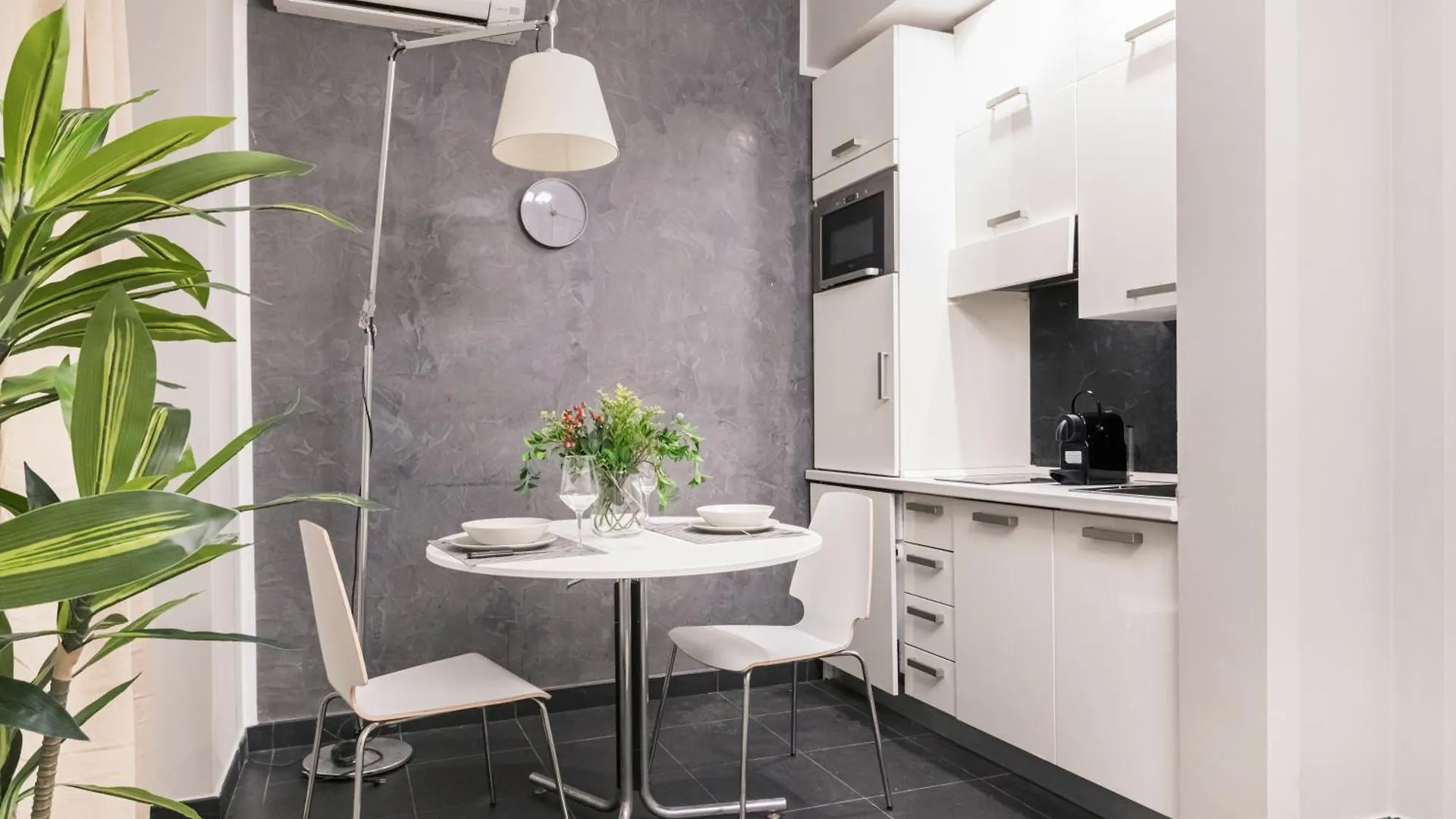 Easylife - The Magnificent Flat Porta Venezia Apartment Milan